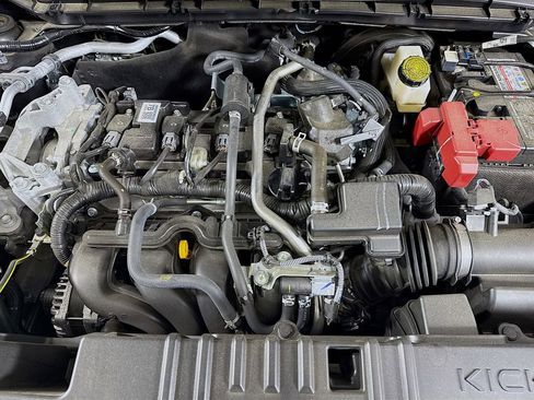 Certified 2025 Nissan Kicks SV image 31