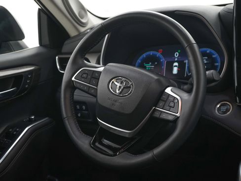 Used 2024 Toyota Highlander Limited AWD/4WD image 14