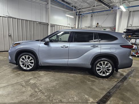Used 2022 Toyota Highlander Limited image 8