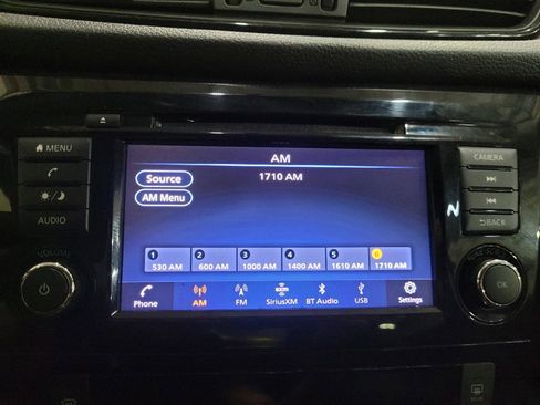 Used 2018 Nissan Rogue SV AWD/4WD image 25