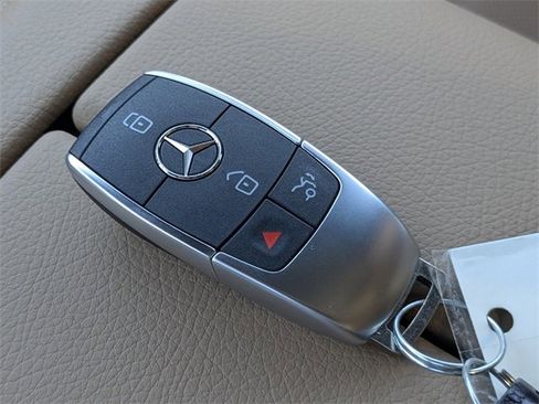 New 2026 Mercedes-Benz GLE 580 4MATIC image 33