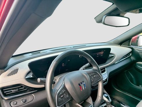 Used 2025 Buick Envista Avenir FWD image 11