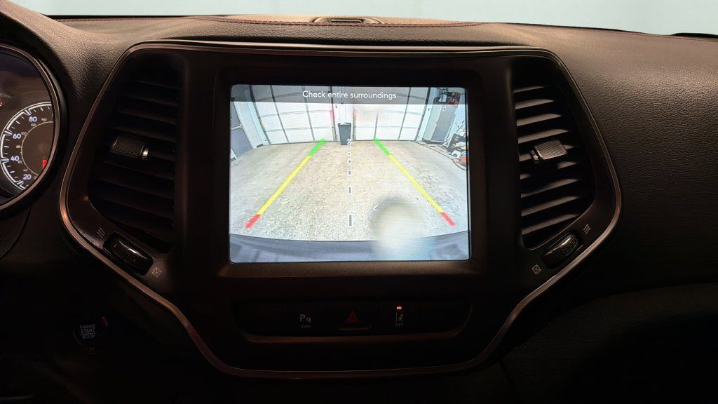 Used 2021 Jeep Cherokee Trailhawk w/ Trailer Tow Group AWD/4WD image 22