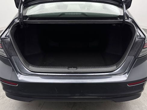 Used 2025 Honda Accord LX image 27