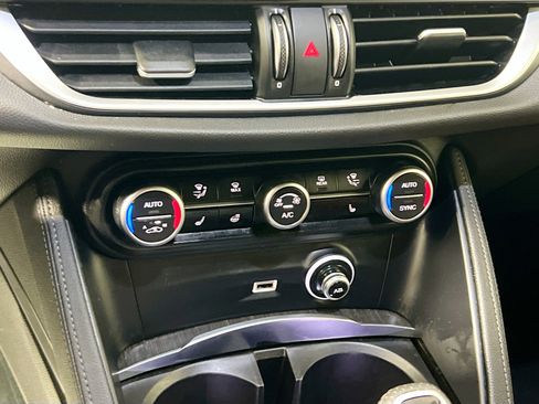 Used 2022 Alfa Romeo Stelvio Ti image 27