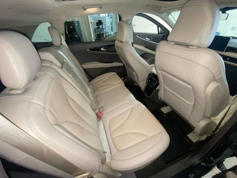 Used 2023 Lincoln Nautilus Reserve AWD/4WD image 32