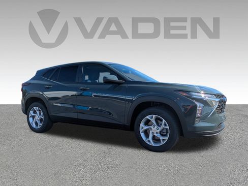 New 2026 Chevrolet Trax LS w/ LS Convenience Package image 3