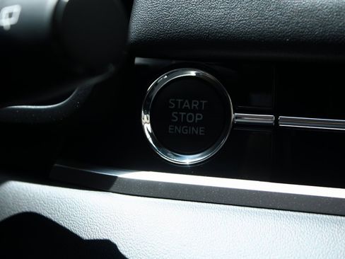 New 2025 Mitsubishi Outlander SE image 24