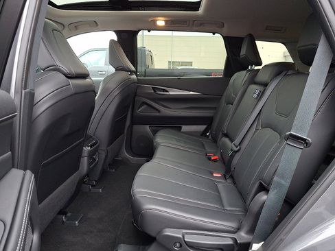 Certified 2024 INFINITI QX60 Luxe image 10