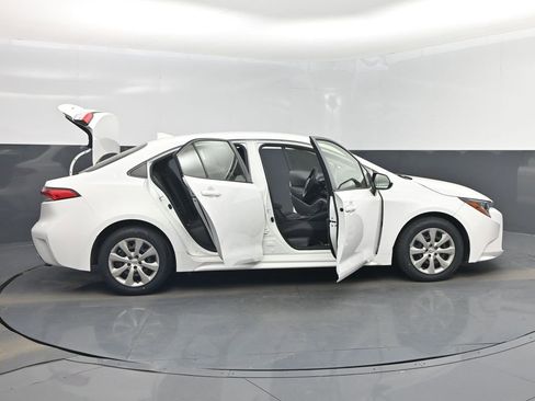 Used 2020 Toyota Corolla LE image 57