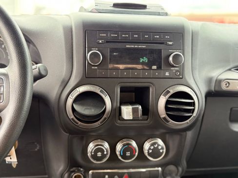 Used 2014 Jeep Wrangler Sport image 15