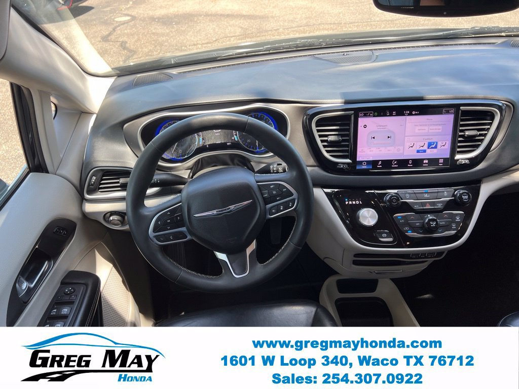 Used 2022 Chrysler Pacifica Touring-L FWD image 21