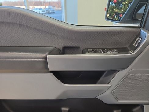 Used 2022 Ford F150 XLT image 11