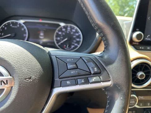 Used 2022 Nissan Sentra SV w/ SV Premium Package FWD image 11