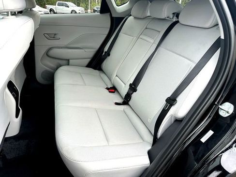 Used 2025 Hyundai Kona SEL image 17