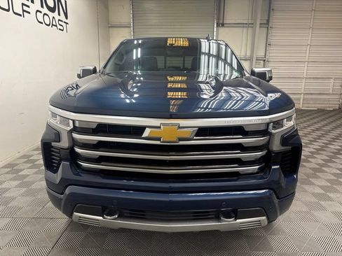 Used 2023 Chevrolet Silverado 1500 High Country w/ High Country Premium Package AWD/4WD image 9