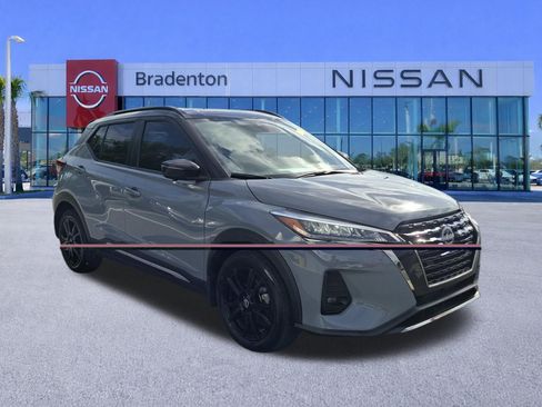 Certified 2024 Nissan Kicks SR FWD image 3