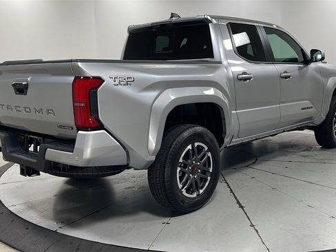 Used 2025 Toyota Tacoma TRD Sport image 5