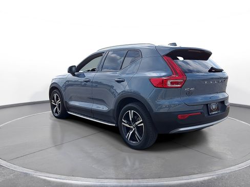 Used 2023 Volvo XC40 B5 Core AWD/4WD image 6