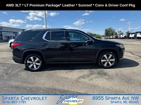 Used 2019 Chevrolet Traverse LT w/ LT Premium Package AWD/4WD image 2