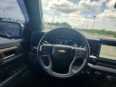 Certified 2023 Chevrolet Silverado 1500 High Country w/ Technology Package AWD/4WD image 14
