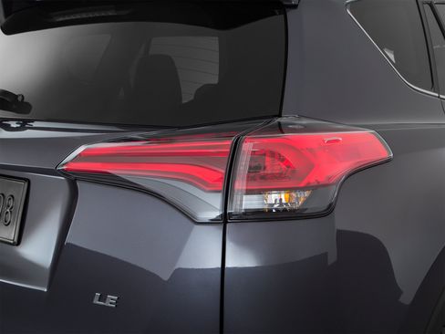 Used 2017 Toyota RAV4 LE FWD image 51