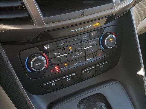 Certified 2020 Ford Transit Connect XLT w/ XLT Premium Package image 19