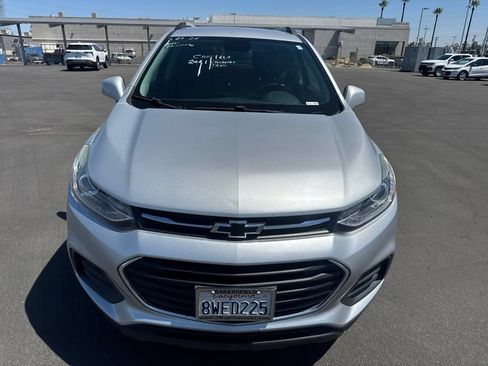 Used 2021 Chevrolet Trax LT w/ Sport Edition FWD image 6