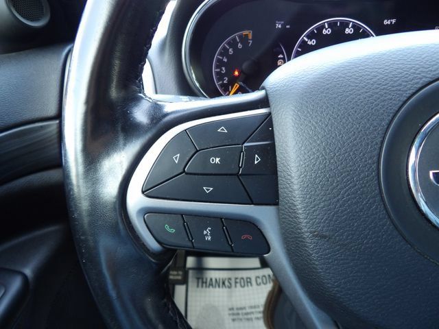Used 2020 Jeep Grand Cherokee Laredo AWD/4WD image 17