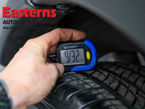 Used 2024 Nissan Pathfinder S image 29