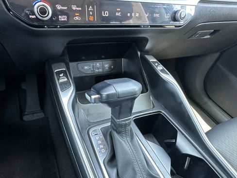 Used 2025 Kia Sorento S w/ Panoramic Sunroof Package FWD image 33