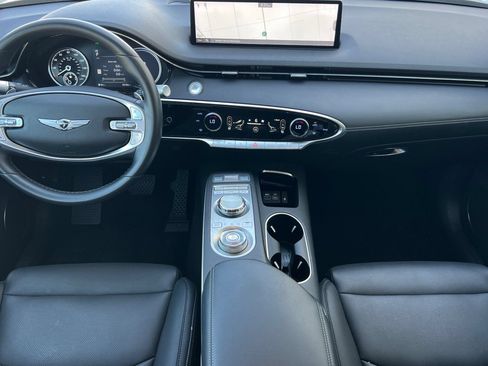 Used 2025 Genesis GV70 2.5T AWD/4WD image 18