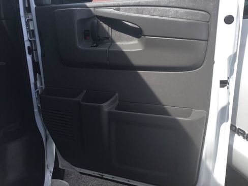 Used 2014 GMC Savana 2500 RWD image 37