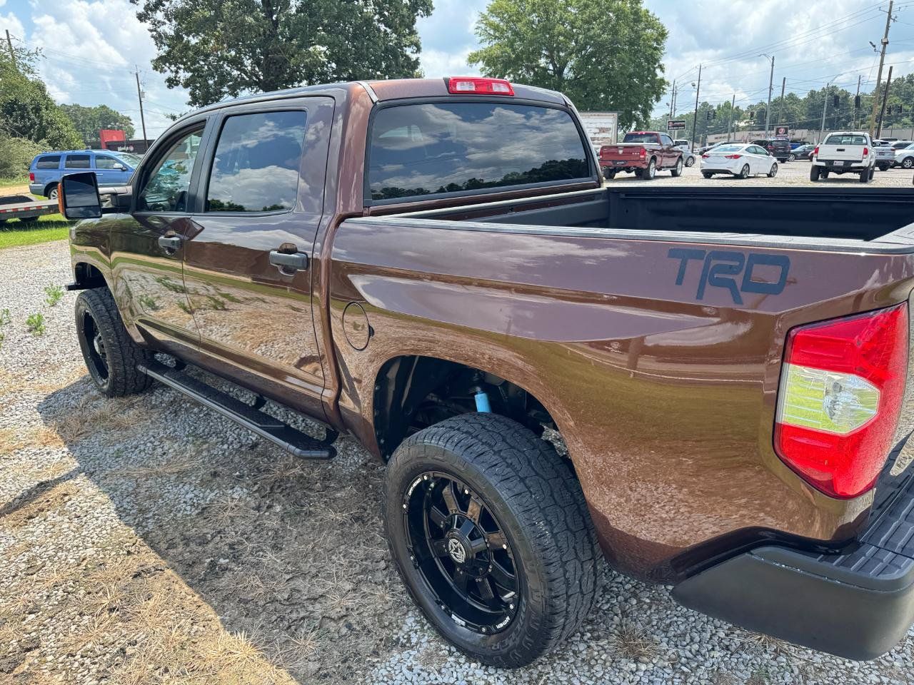 Used 2017 Toyota Tundra SR5 w/ TRD Off Road Package AWD/4WD image 19