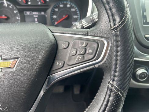Used 2018 Chevrolet Equinox LS FWD image 18