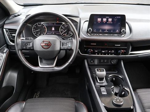 Used 2025 Nissan Rogue SV AWD/4WD image 22
