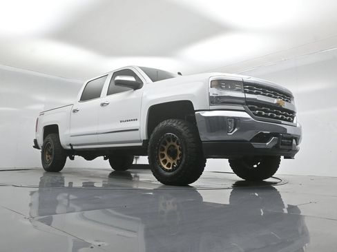 Used 2018 Chevrolet Silverado 1500 LTZ AWD/4WD image 43