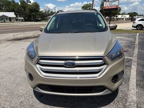 Used 2018 Ford Escape SE FWD image 2