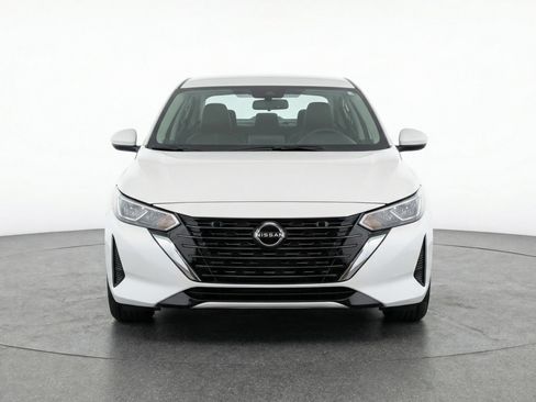 Used 2025 Nissan Sentra SV FWD image 2