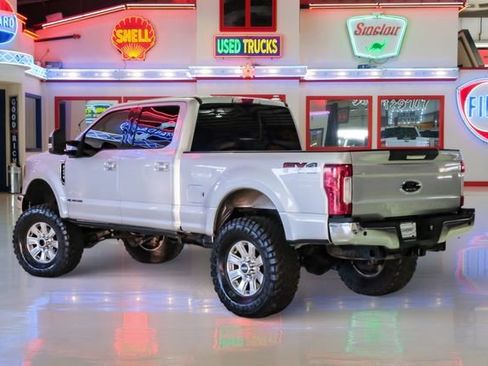 Used 2019 Ford F250 Lariat w/ Lariat Value Package image 4