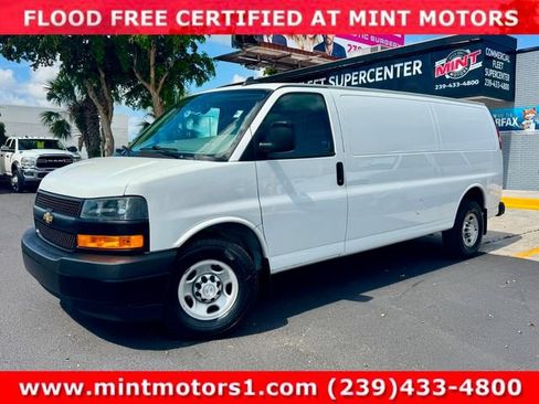 Used 2019 Chevrolet Express 3500 Extended w/ Driver Convenience Package RWD image 4