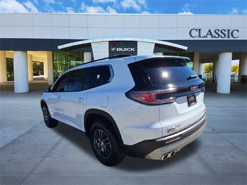 Used 2025 GMC Acadia Elevation image 7