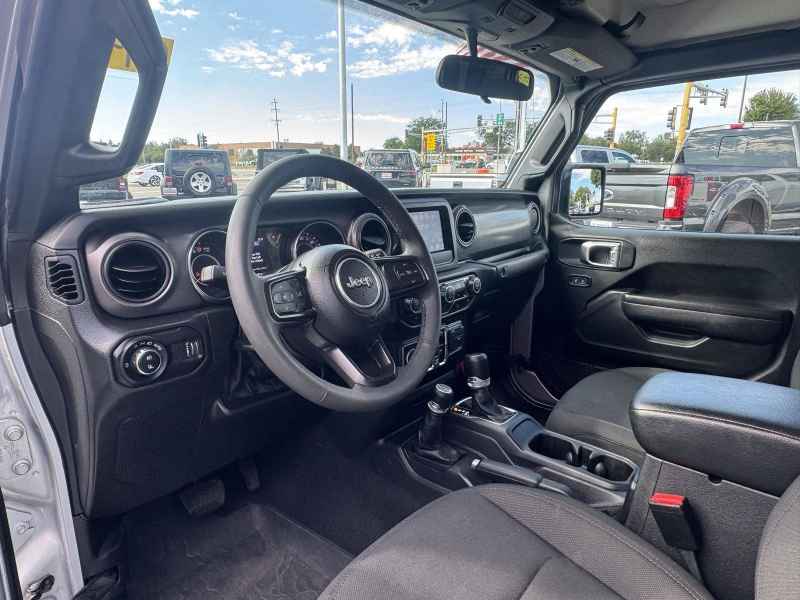 Used 2023 Jeep Gladiator Sport AWD/4WD image 14