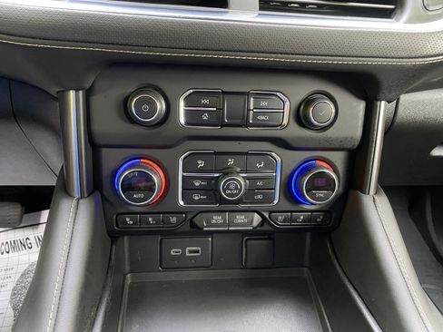 Used 2023 Chevrolet Suburban Premier AWD/4WD image 29