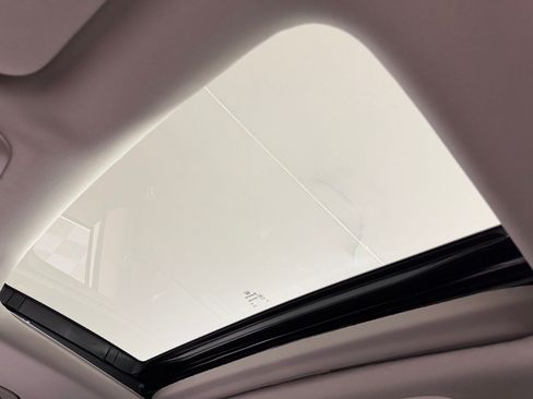Used 2025 Honda Odyssey Elite image 18