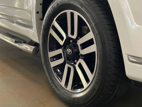 Used 2020 Toyota 4Runner Limited AWD/4WD image 5