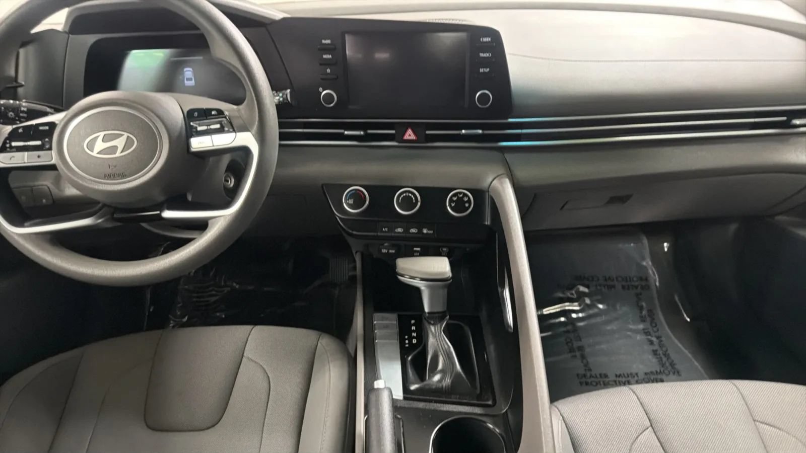 Used 2024 Hyundai Elantra SE FWD image 16