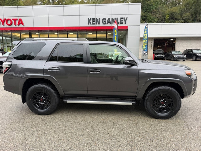 Certified 2023 Toyota 4Runner SR5 Premium w/ Moonroof Package AWD/4WD image 2