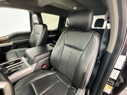 Used 2019 Ford F150 Lariat w/ Equipment Group 502A Luxury AWD/4WD image 6
