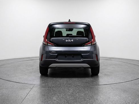 Used 2025 Kia Soul LX w/ LX Technology Package FWD image 7